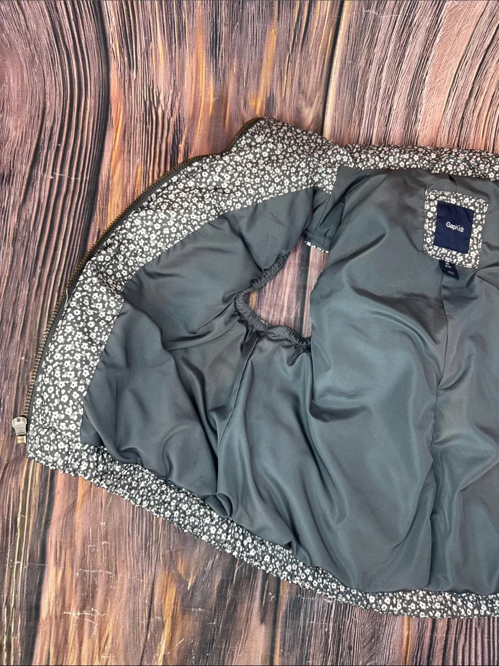 GAP Gray & White Floral Quilted Puffer Vest with Orange Zip Pull